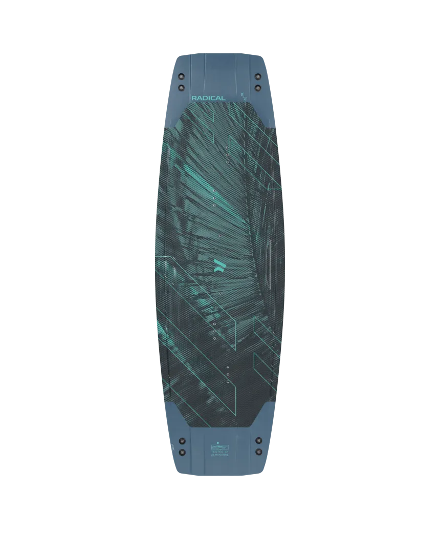 Tavola twintip RADICAL9, vista del deck con pad e straps